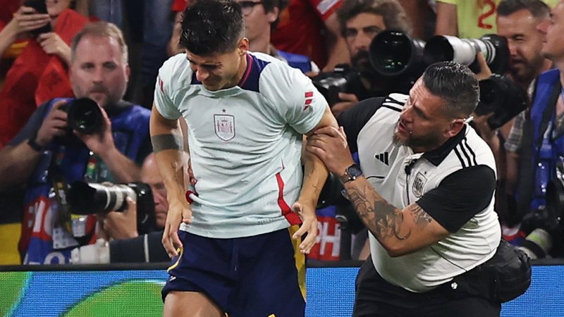 Wegen Flitzer: Ordner verletzt Spanien-Kapitän