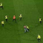 Nach Halbfinale: Strafanzeigen gegen drei Flitzer