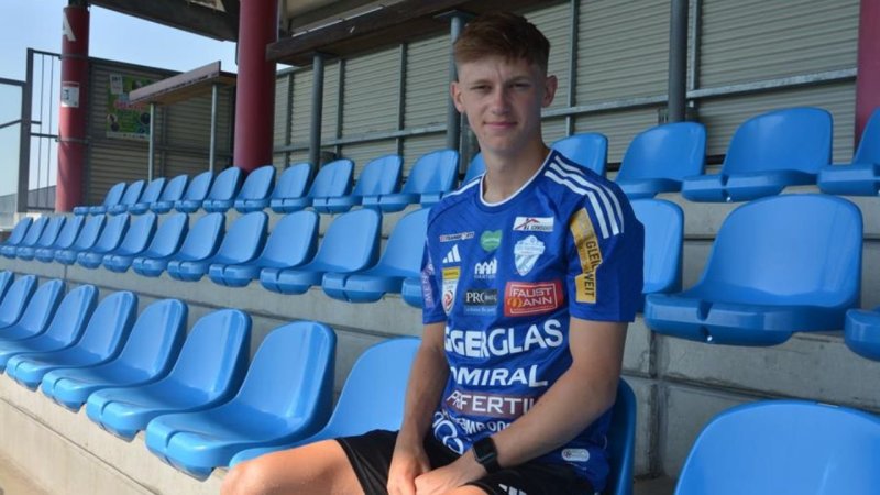 TSV Hartberg leiht Mittelfeldspieler von Premier-League-Klub