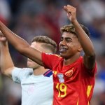 Spaniens "Wunderkind" Yamal nun offiziell Barca-Profi