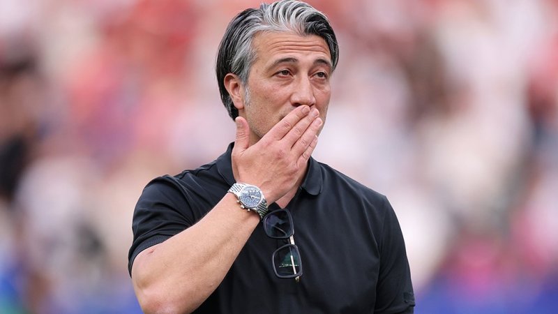 Schweiz hält an Teamchef fest