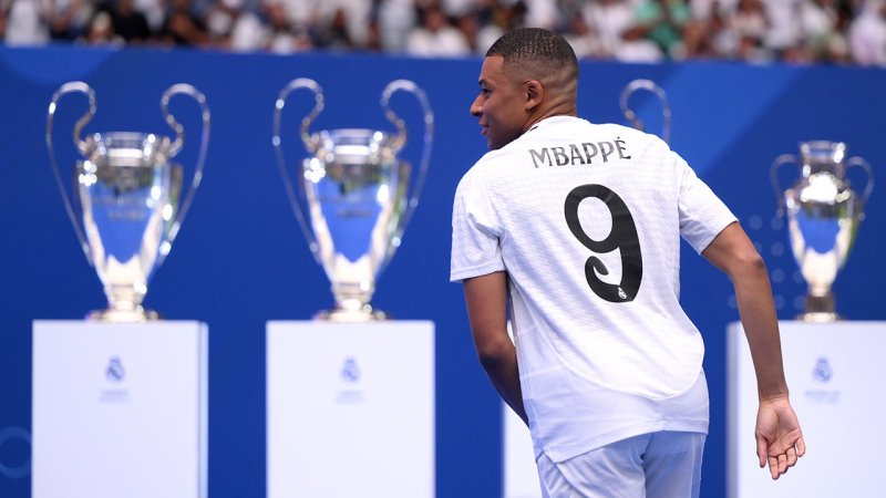 Bilder! Mbappé bei Real Madrid vor 85.000 Leuten vorgestellt