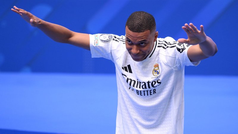 Bilder! Mbappé bei Real Madrid vor 85.000 Leuten vorgestellt