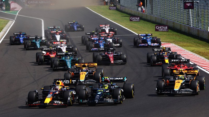 Mercedes fährt in der Hitze am Hungaroring um Hattrick