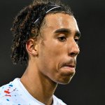Abwehrtalent schließt sich Manchester United an