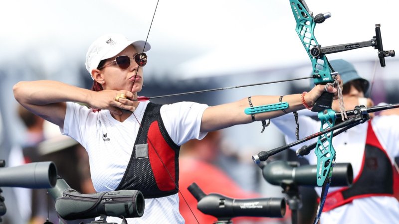 Bogenschützin Straka als Zehnte und mit ÖR in die K.o.-Runde