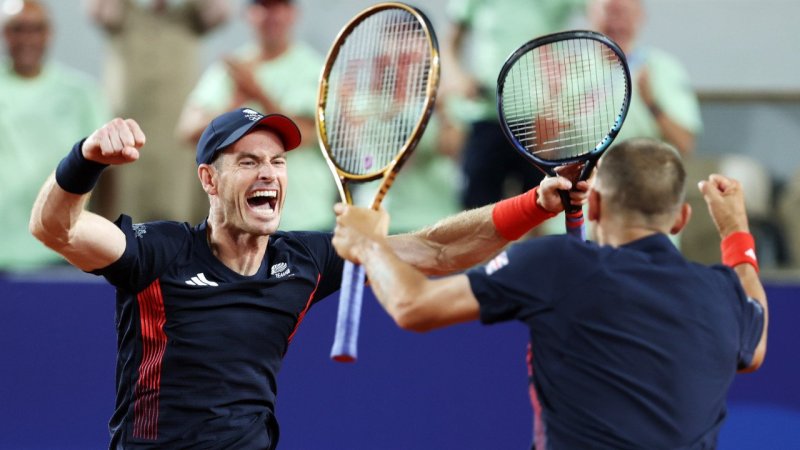 Noch kein Karriereende: Murray steht im Doppel-Viertelfinale