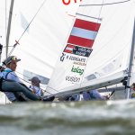 Segelduo Vadlau/Mähr in "Dinosaurier"-Klasse um Medaille