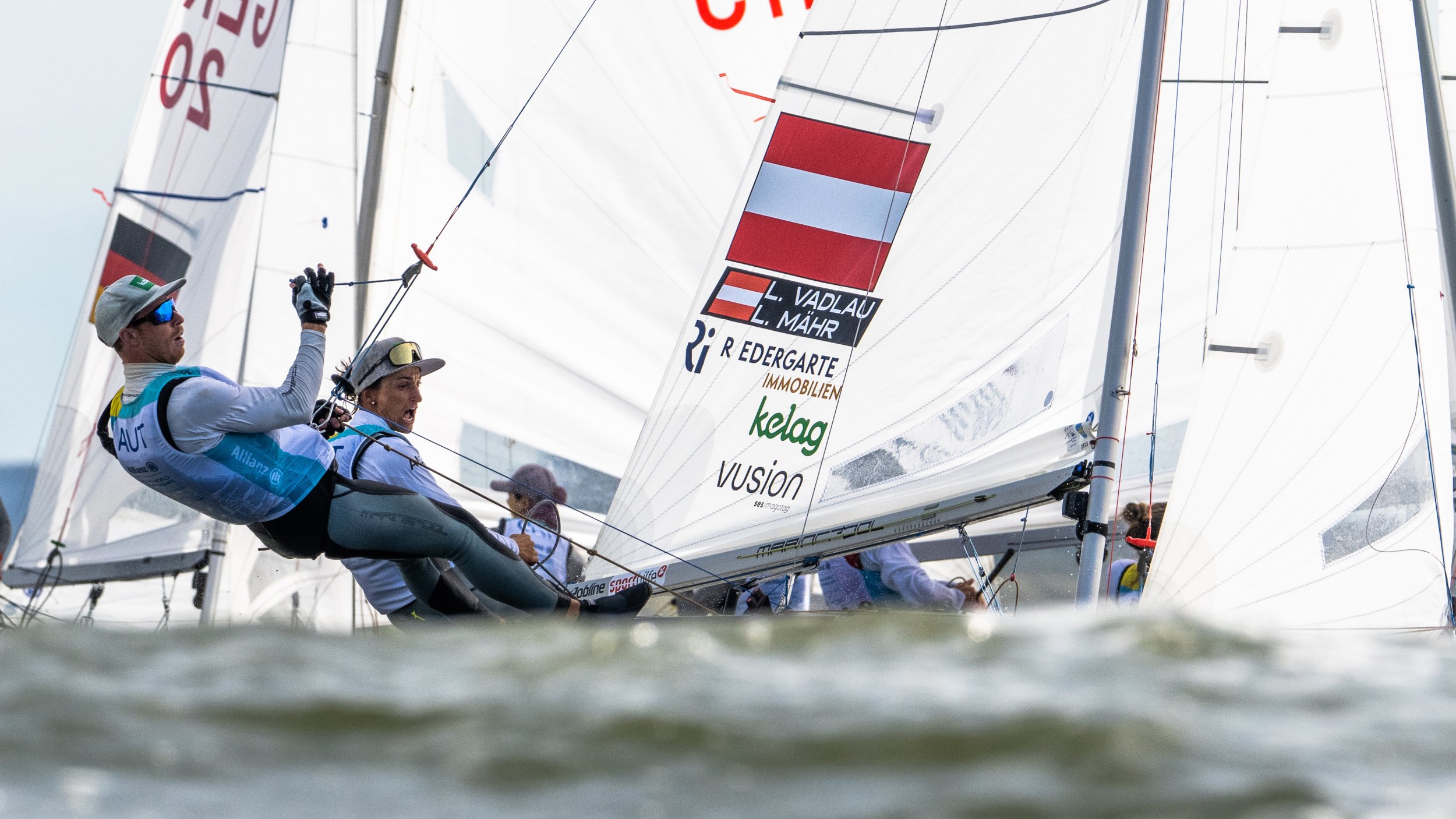 Segelduo Vadlau/Mähr in "Dinosaurier"-Klasse um Medaille