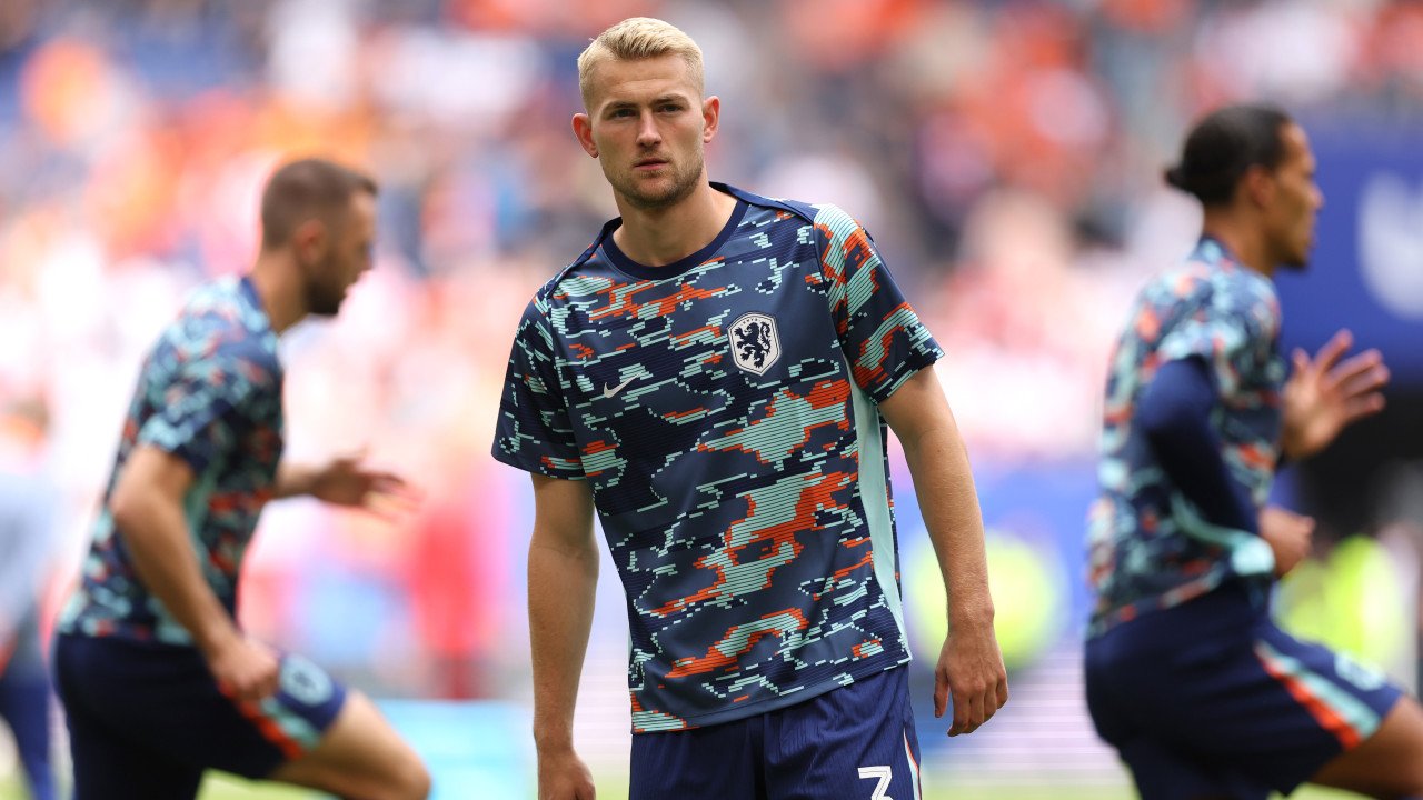 Wechsel in weiter Ferne: Bayern-Star nimmt Training auf