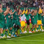 Grün-Weiß lässt die Kirche im Dorf