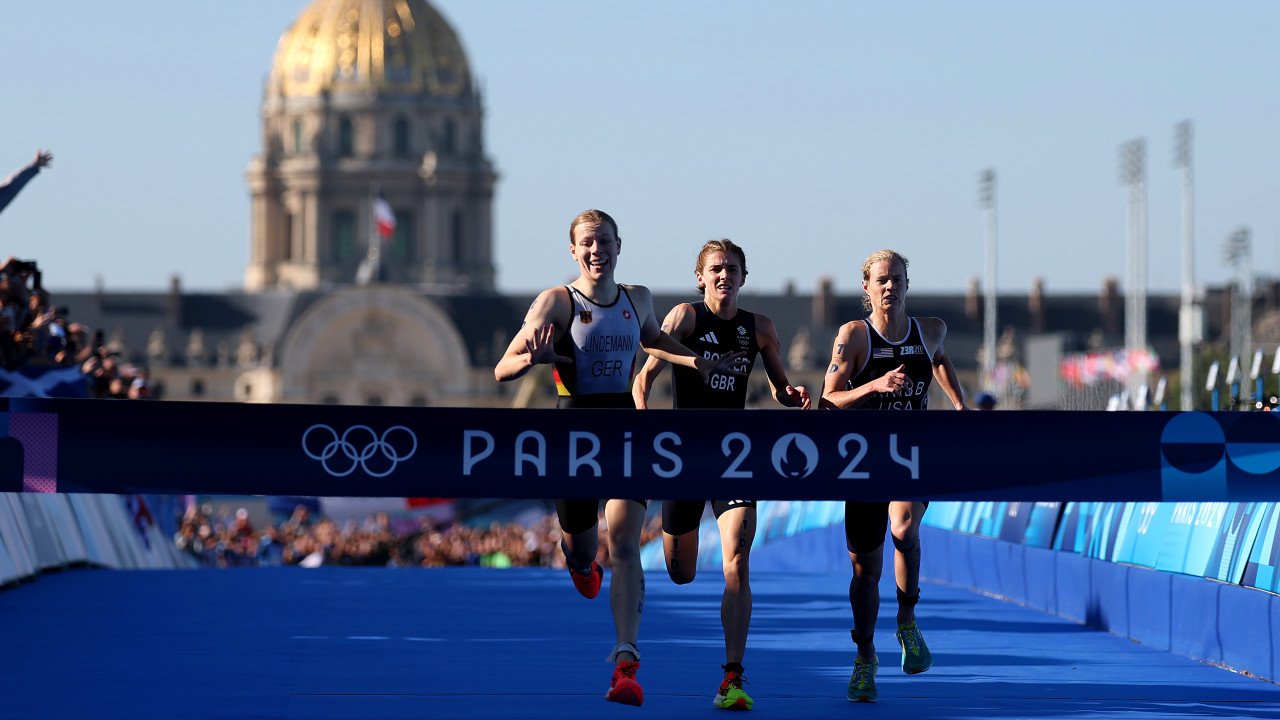 Österreichs Triathlon-Mixed-Staffel sieht Ziel erneut nicht