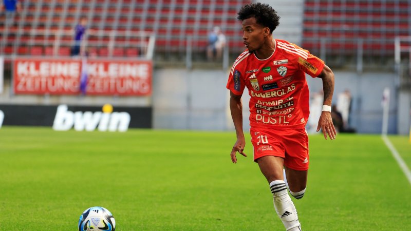 Hartberg-Kicker vor Sprung auf die Insel