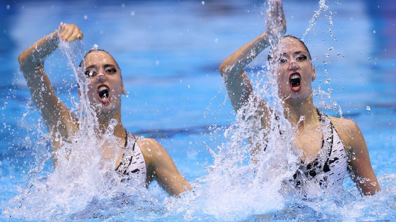 Wie funktioniert Synchronschwimmen? Die Alexandris erklären
