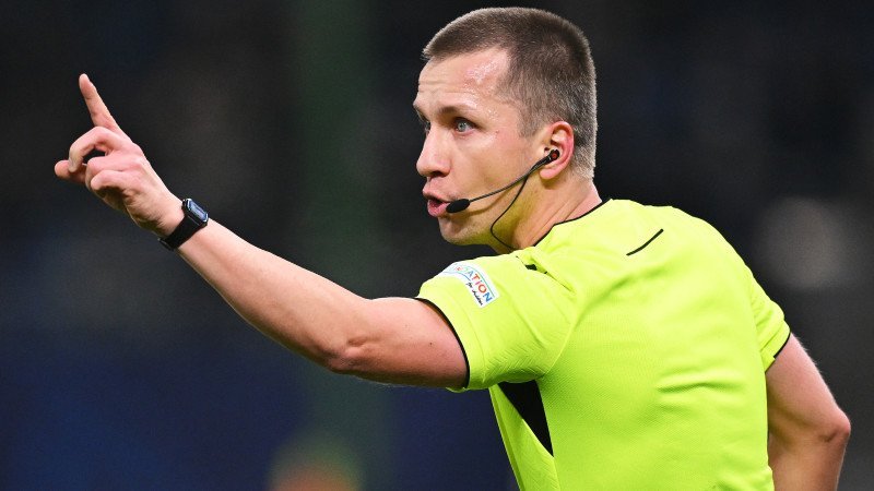 Vor CL-Spiel: Schiris sollen Verkehrsschild entwendet haben