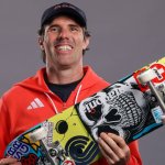 "Habe Lästerer überlebt": Fans feiern Skater-Opa MacDonald