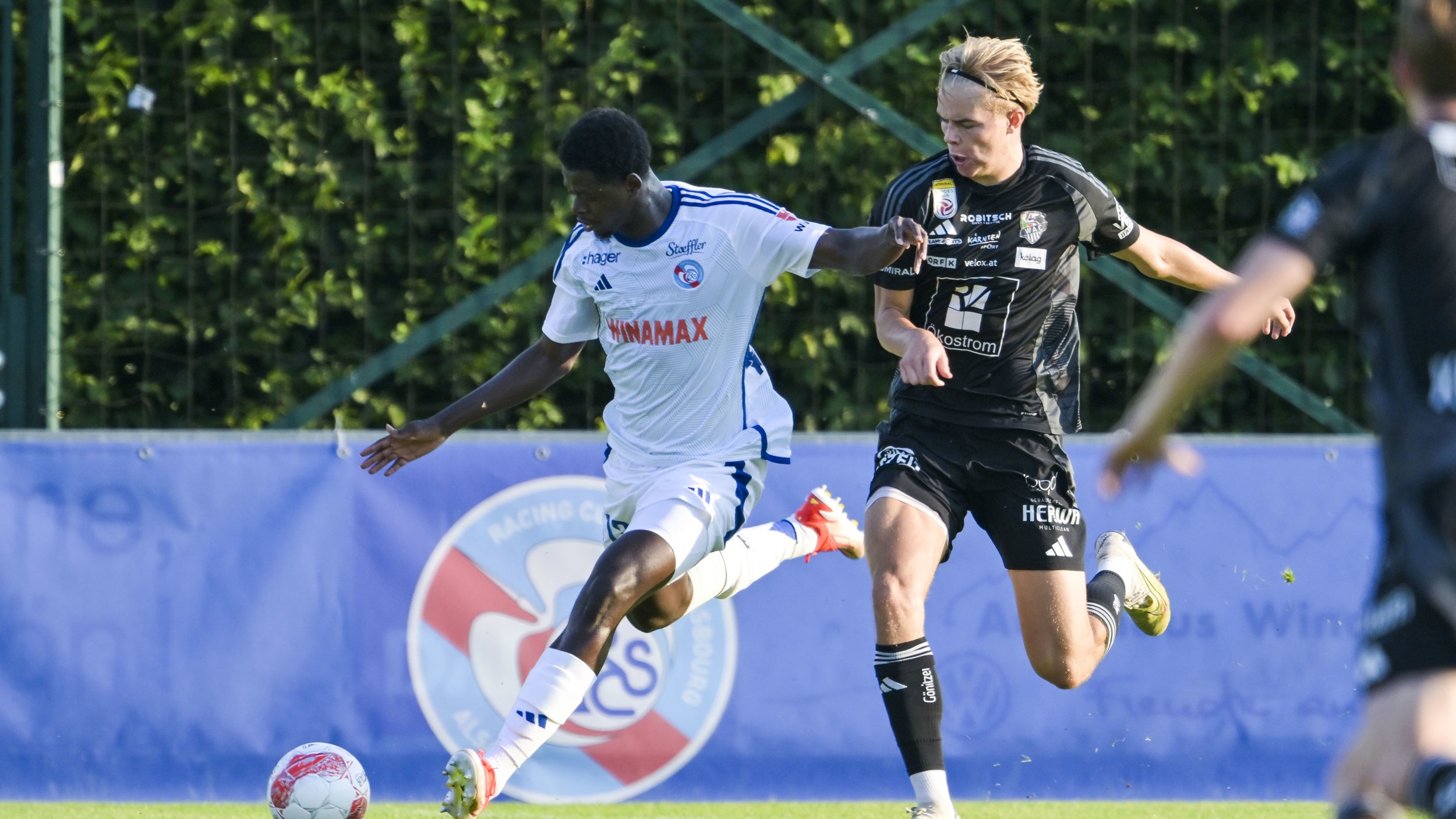 WAC stattet Talent mit Profivertrag aus