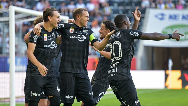 Standfest jubelt über Sieg: "Die Mannschaft lebt!"