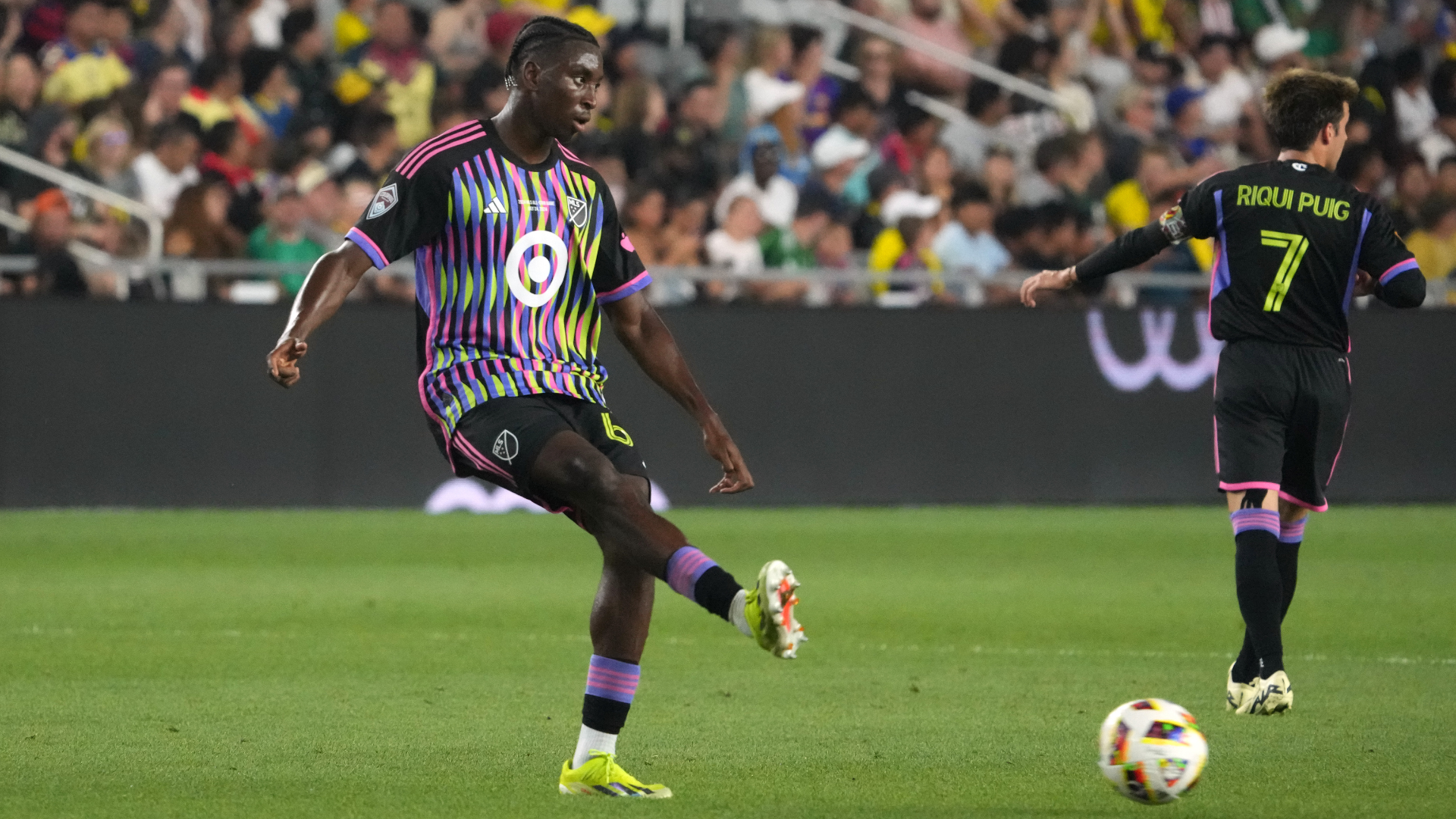 Salzburg-Interesse an kanadischem Verteidiger?