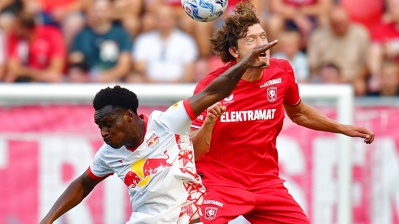 Salzburg müht sich gegen Twente ins CL-Playoff