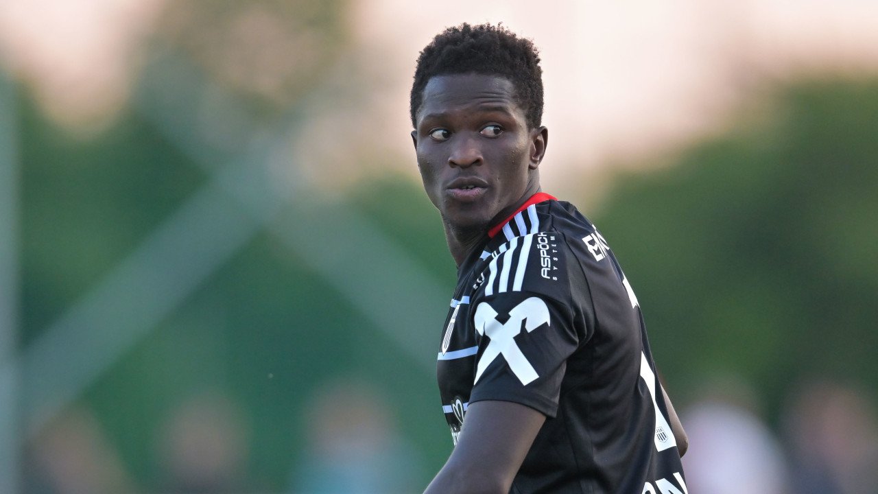 <a href='/de/daten/news/fussball/lask/' class='tag'>LASK</a> trennt sich von Stürmer