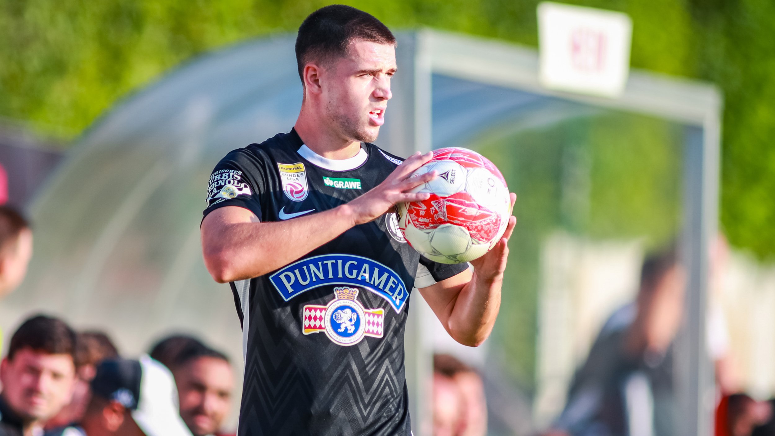 Sturm-Kicker im Visier von Championship-Trio