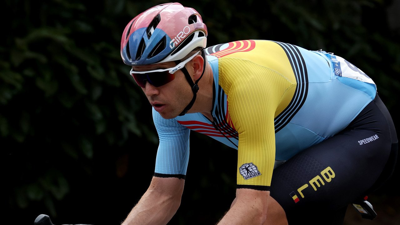 Van Aert schlüpft nach Sprint-Ankunft ins Rote Trikot