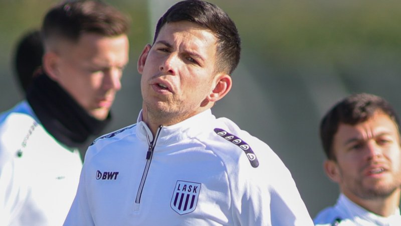 Michorl holt bei Athen-Debüt wichtigen Elfmeter heraus