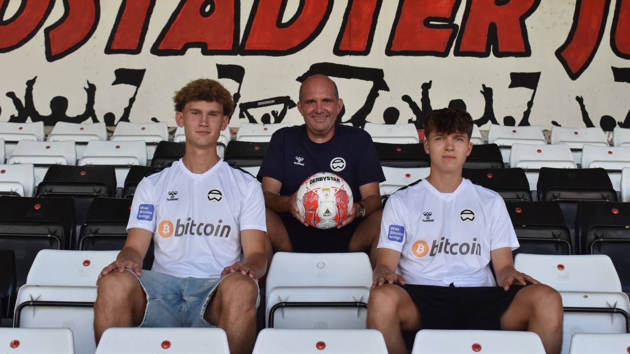 Admira stattet zwei Talente mit Jungprofiverträgen aus