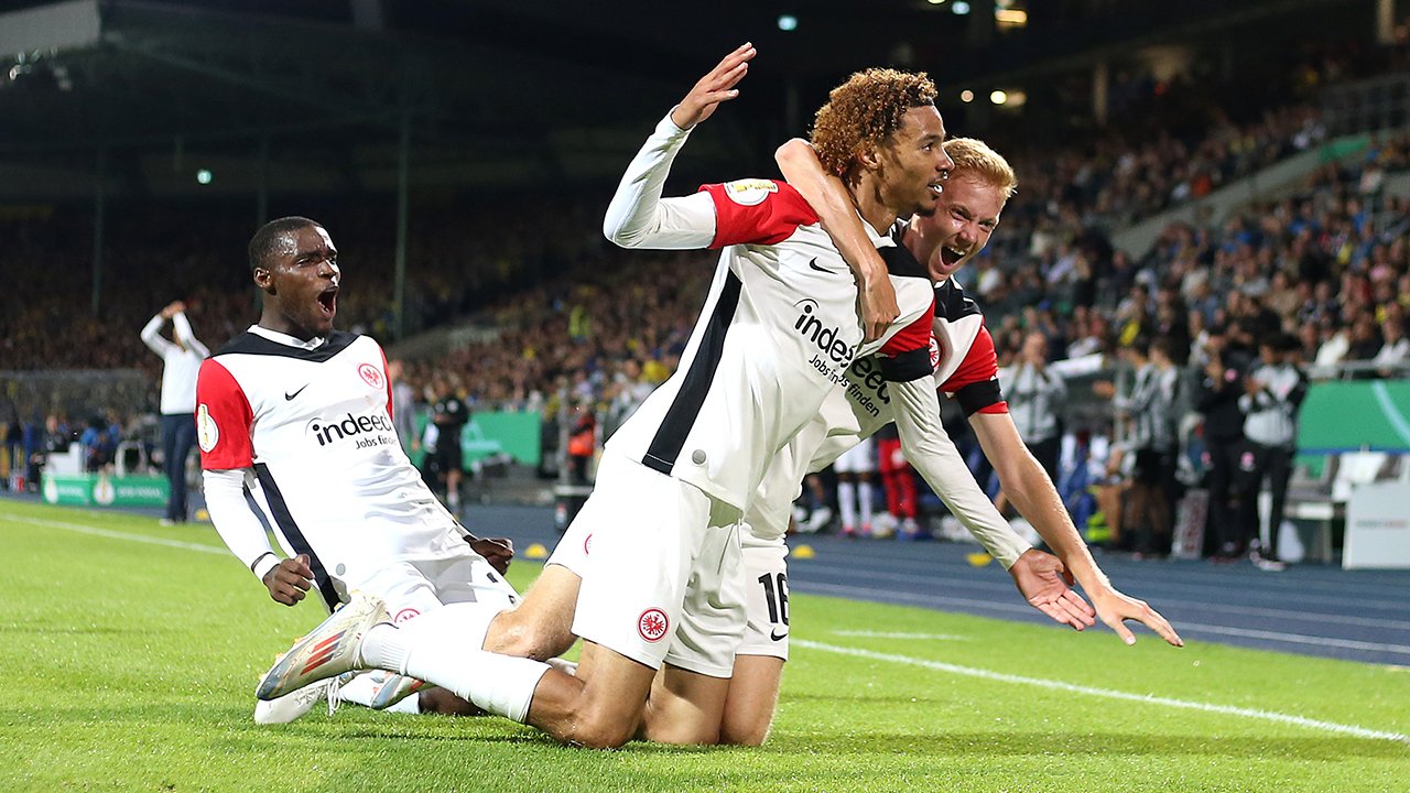 DFB-Pokal: Frankfurt reichen im Eintracht-Duell acht Minuten