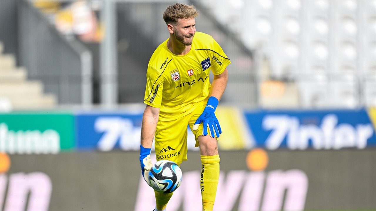 Fix: Blau-Weiß-Keeper Schmid wechselt nach England