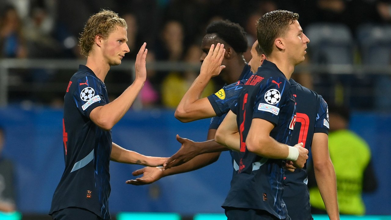 <a href='/de/daten/news/champions-league/' class='tag'>Champions League</a>? Salzburg bremst noch: "Ist erst Halbzeit"