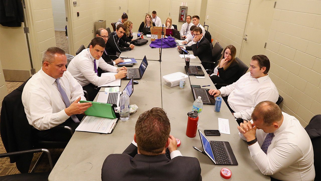 Was bei <a href='/de/daten/news/eishockey/eishockey/' class='tag'>Eishockey</a>-Transfers hinter den Kulissen läuft