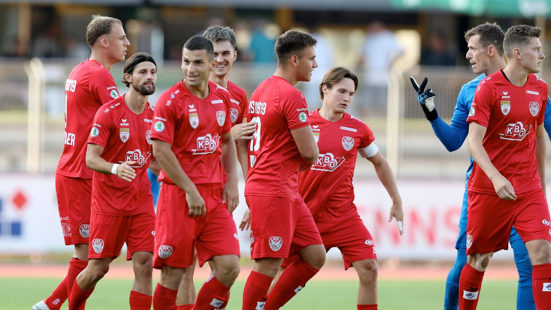 <a href='/de/daten/news/fussball/kapfenberger-sv/' class='tag'>Kapfenberger SV</a> übernimmt mit Sieg die Tabellenführung