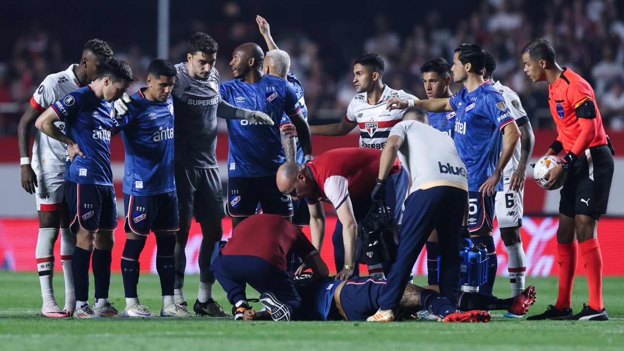 Profi auf Intensivstation: Spielbetrieb in Uruguay steht