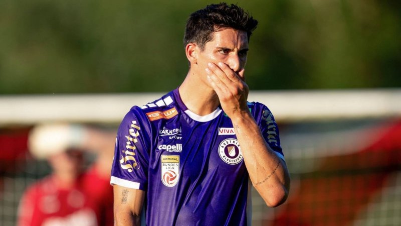 Schwere Knieverletzung: Klagenfurt-Stürmer fällt lange aus