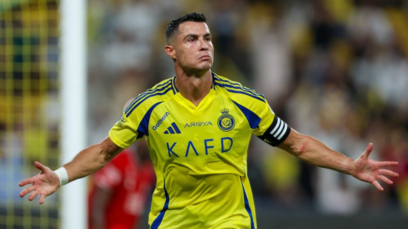 <a href='/de/daten/news/fussball/cristiano-ronaldo/' class='tag'>Cristiano Ronaldo</a> erhält Champions-League-Auszeichnung