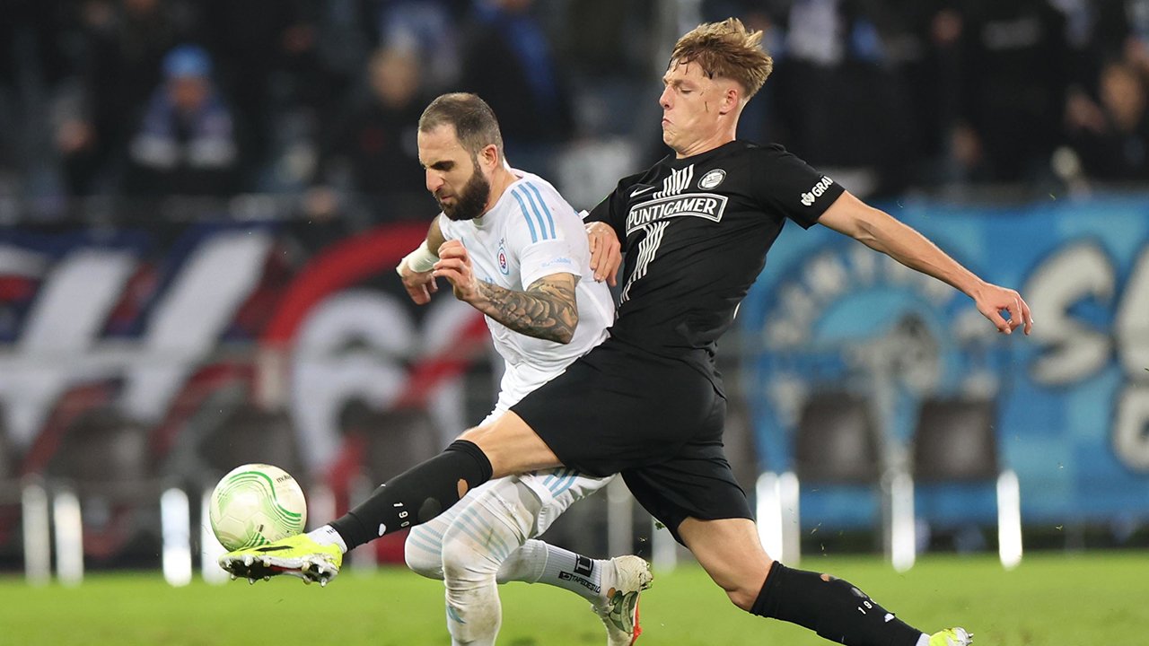 Sturm überrollt Slovan Bratislava im Hinspiel