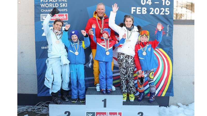 "Klassentreffen" der Ski-Legenden - Bilder aus Saalbach