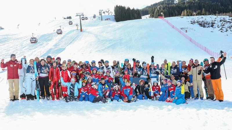 "Klassentreffen" der Ski-Legenden - Bilder aus Saalbach