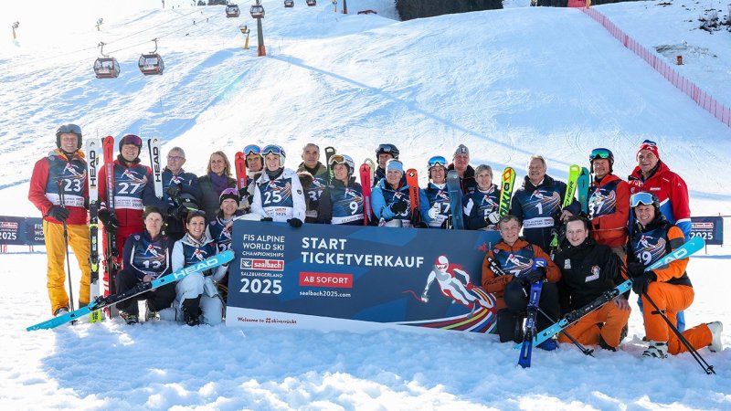 "Klassentreffen" der Ski-Legenden - Bilder aus Saalbach