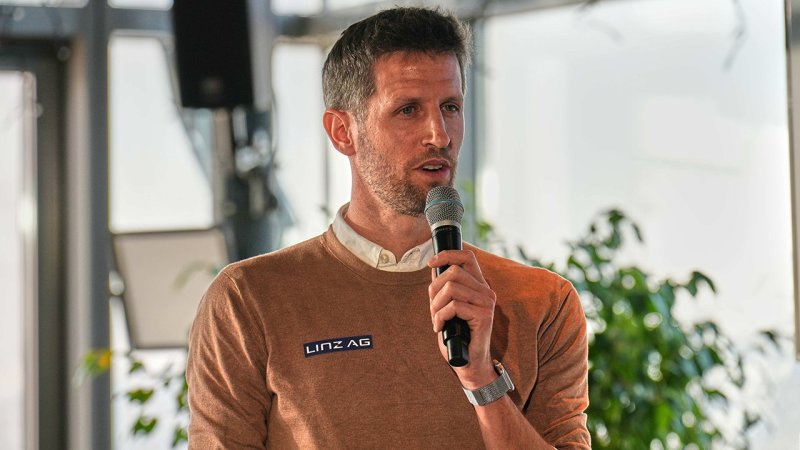 VAR es das wert? Bundesliga-Sportdirektoren im Zwiespalt