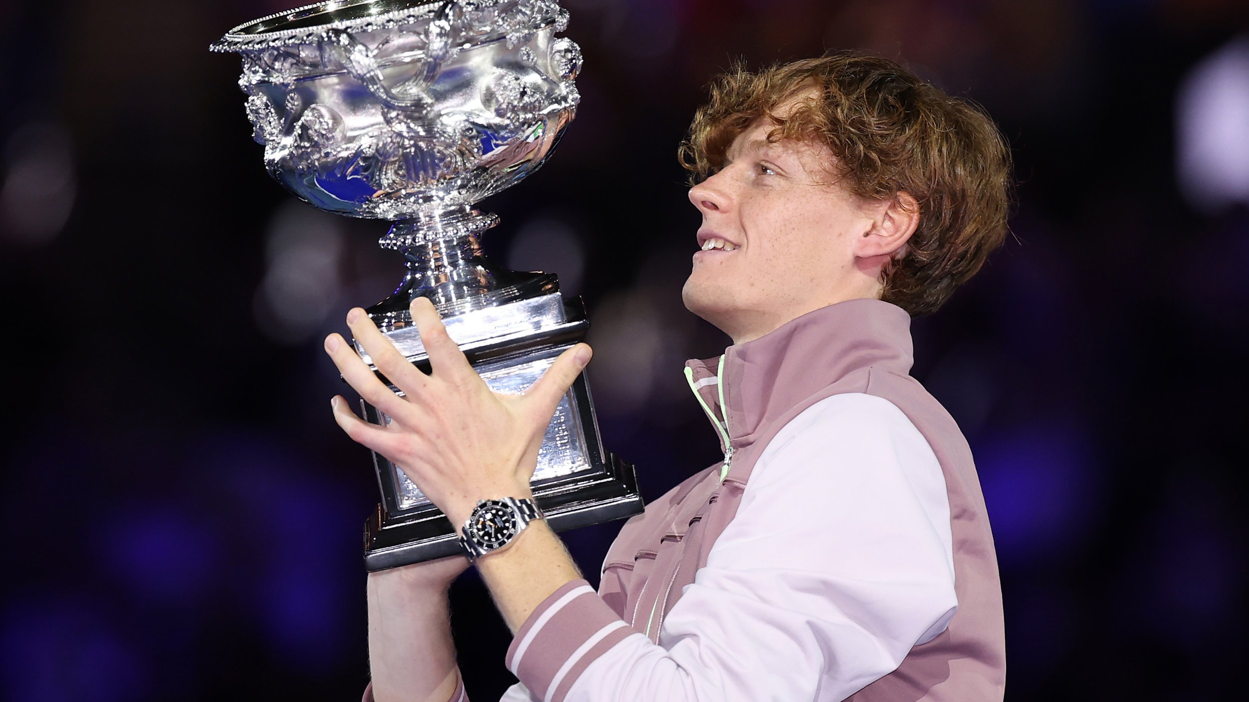 Starkes Comeback! <a href='/de/daten/news/tennis/jannik-sinner/' class='tag'>Jannik Sinner</a> holt ersten Major-Titel