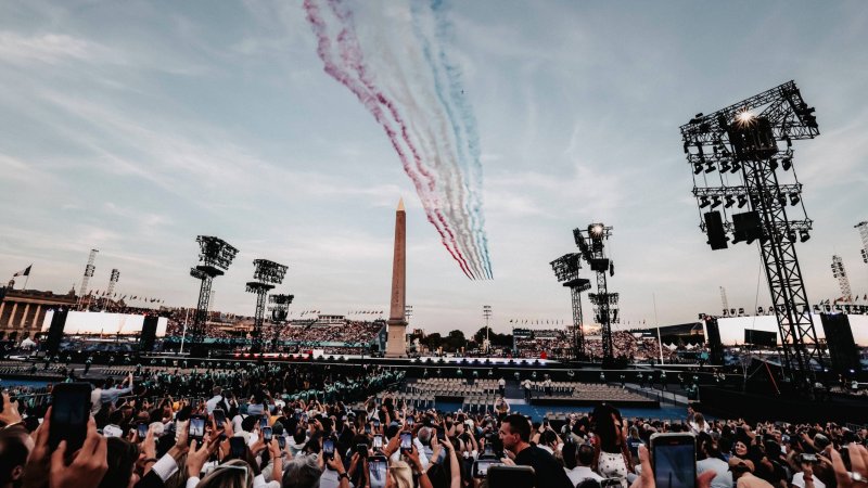 Spektakuläre Bilder! Paralympics 2024 offiziell eröffnet