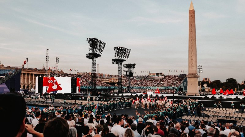 Spektakuläre Bilder! Paralympics 2024 offiziell eröffnet