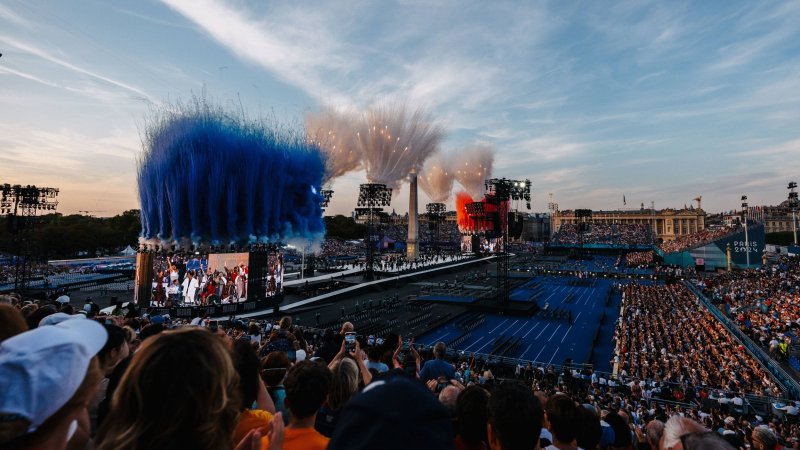 Spektakuläre Bilder! Paralympics 2024 offiziell eröffnet