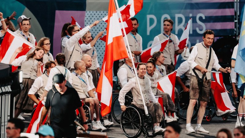 Spektakuläre Bilder! Paralympics 2024 offiziell eröffnet