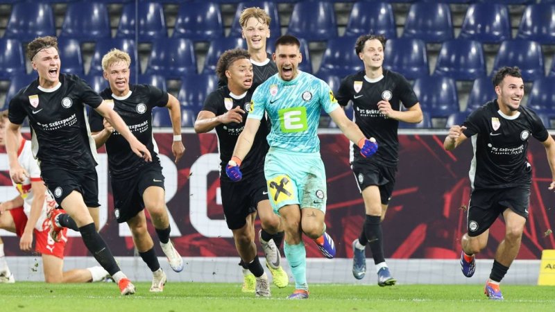 Letzte Sekunde! Sturms Torhüter gleicht gegen Liefering aus