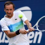 Nach Feueralarm: Medvedev bleibt im Achtelfinale souverän