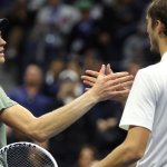 Sinner setzt sich gegen Medvedev durch